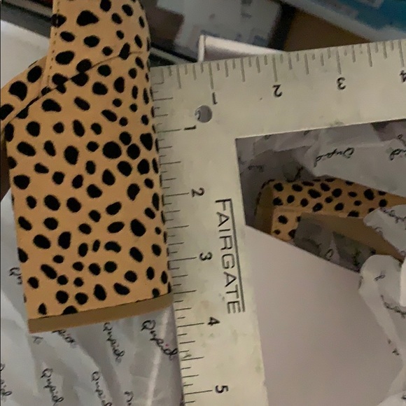 LIMITED QTY: Sizes 5.5 & 6 🚨✨ Cheetah Block Heels - Picture 8 of 8